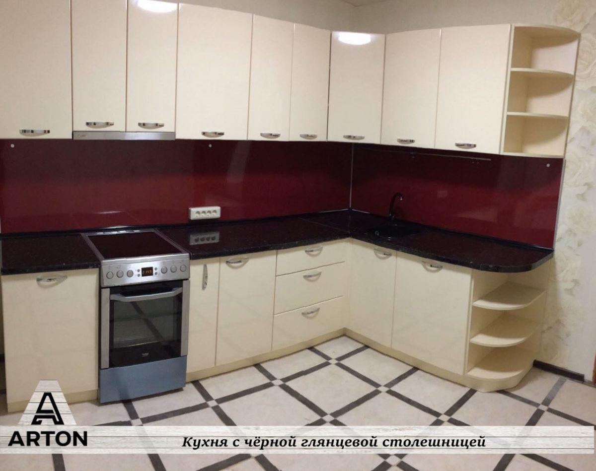 Кухня на заказ в стиле "Модерн с ярким фартуком"
